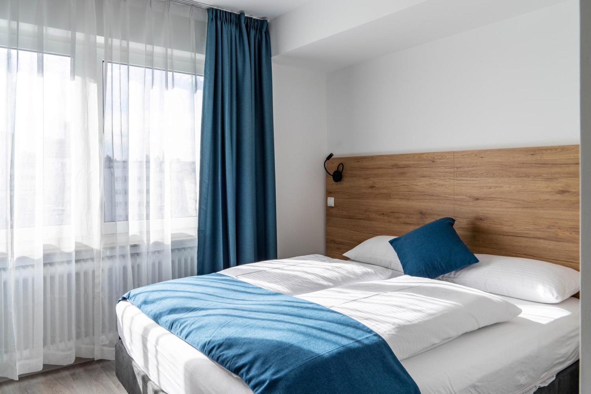 Hotel 83 Bonn Bagian luar foto