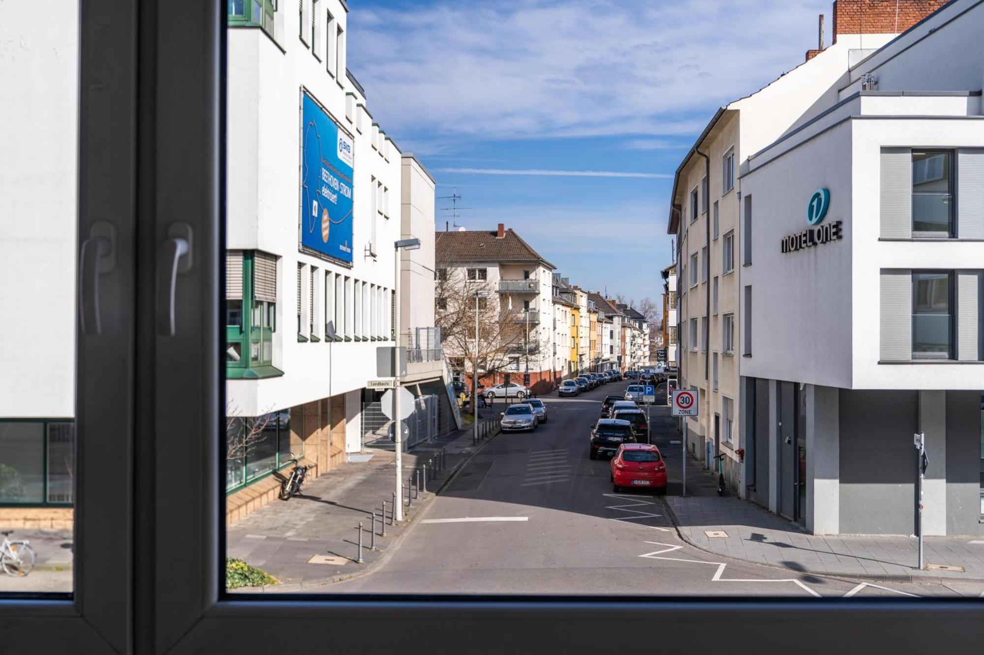 Hotel 83 Bonn Bagian luar foto