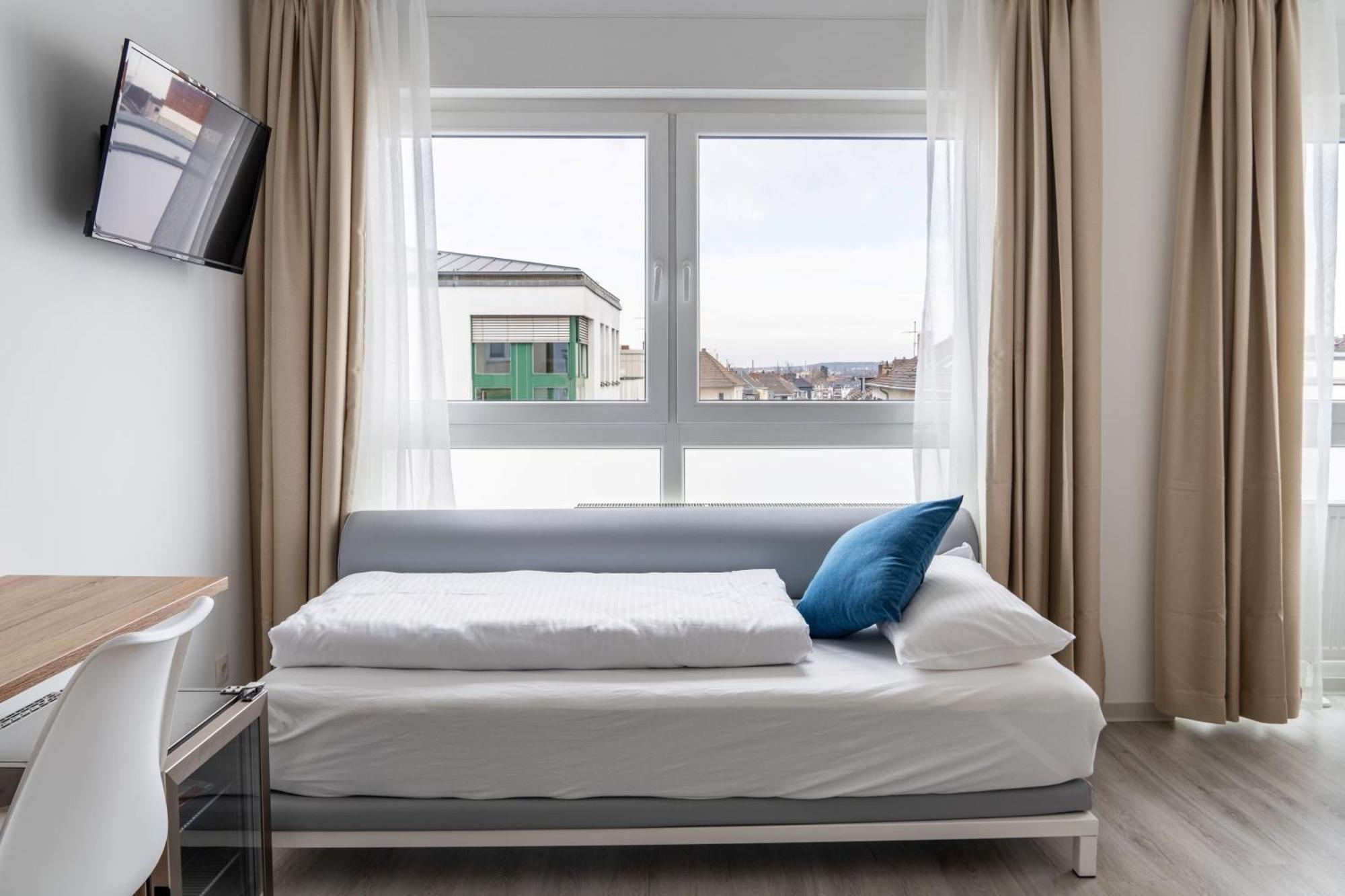 Hotel 83 Bonn Bagian luar foto